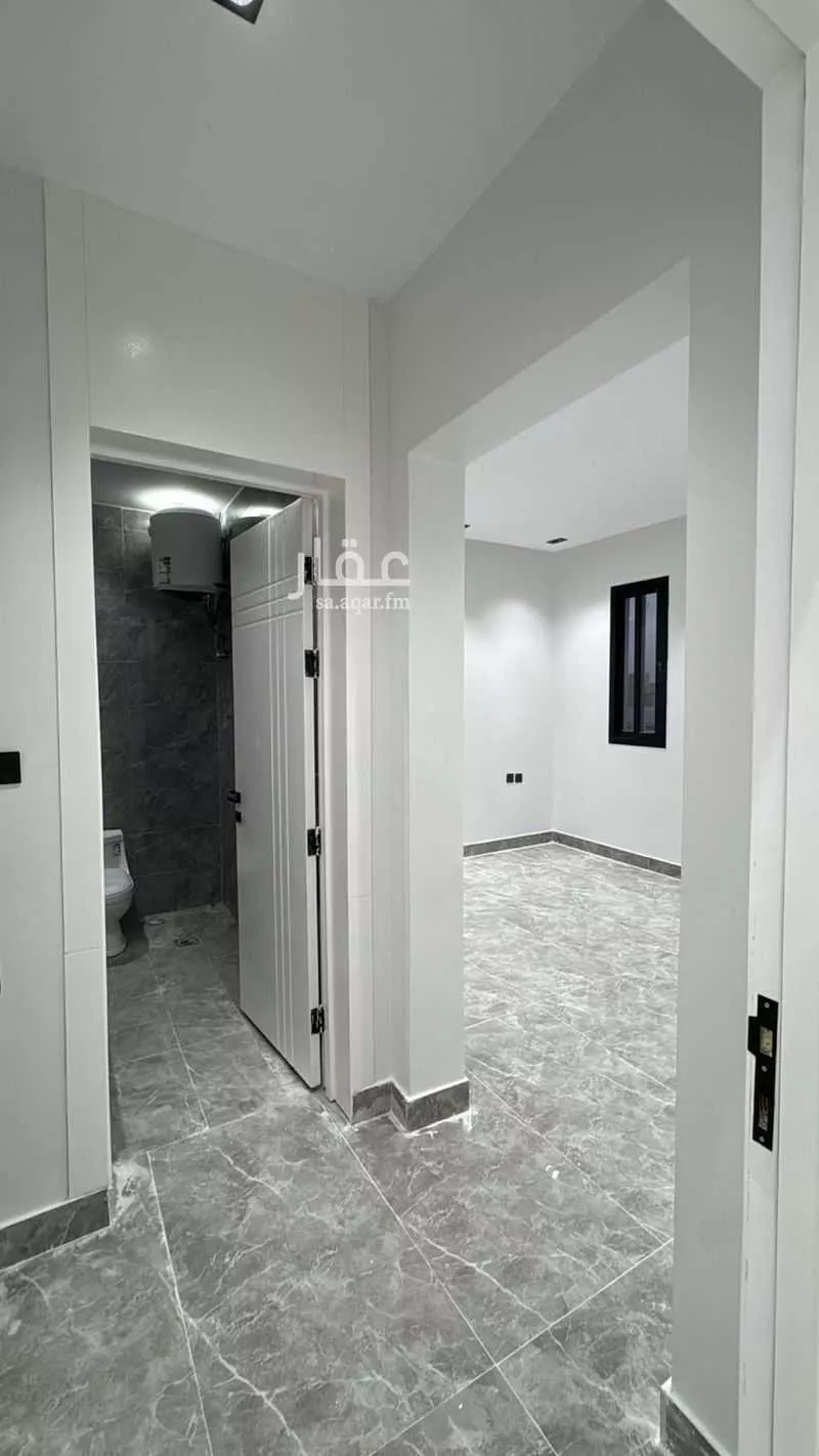 3 bedroom floor in Al Janadriyah 3