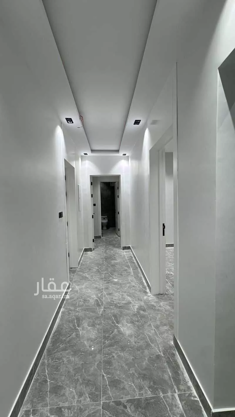3 bedroom floor in Al Janadriyah 4