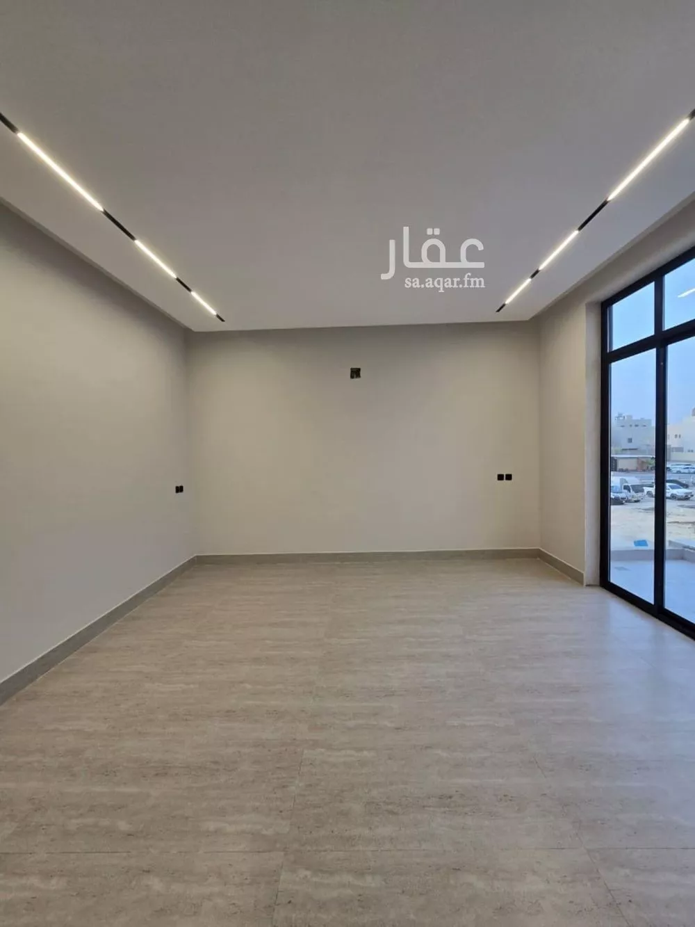 فيلا 4 غرف في العارض 5