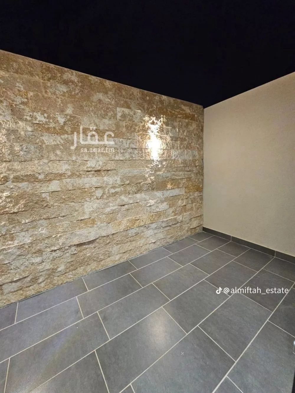 فيلا 4 غرف في العارض 5