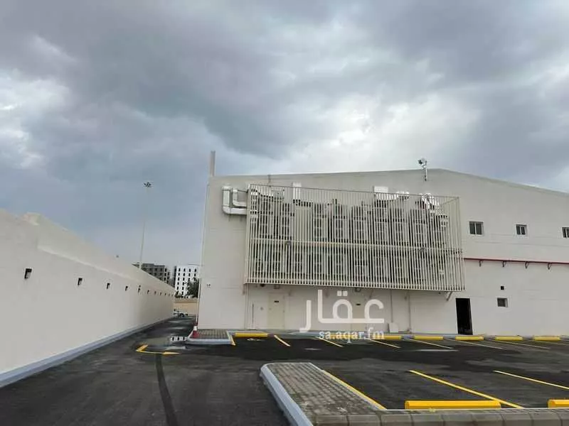 محل 2930 م² في الروابي 3