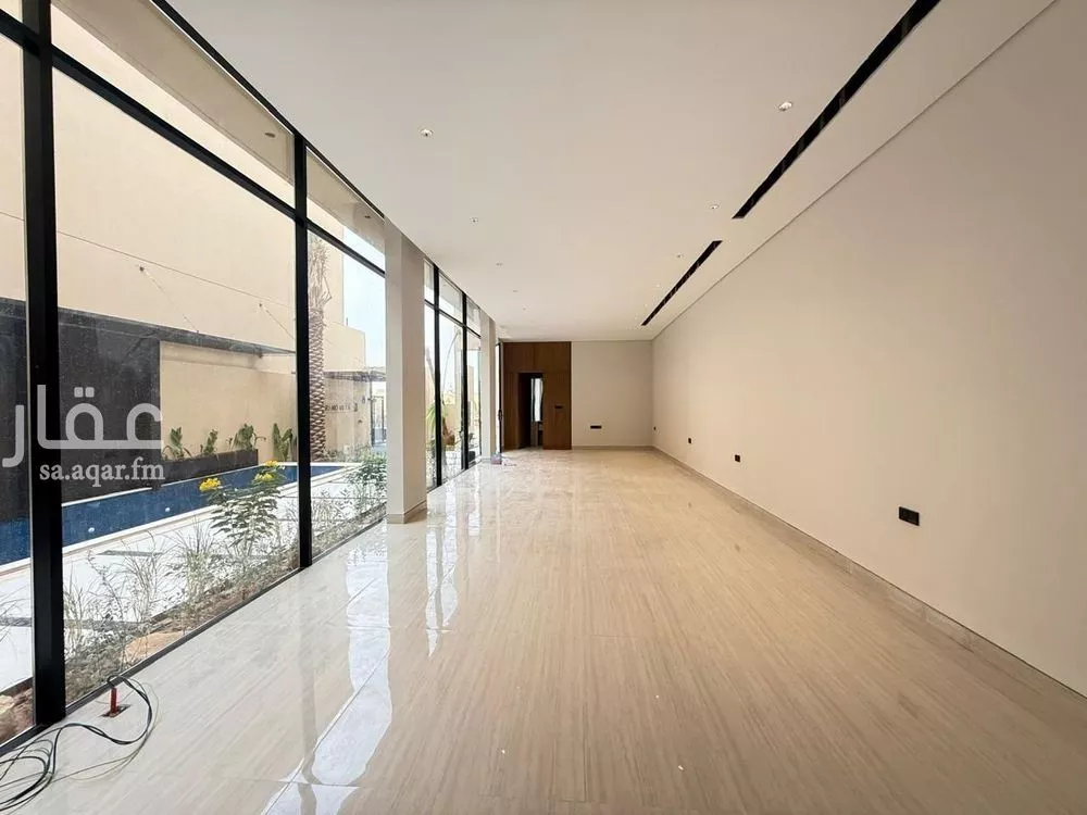 6 bedroom villa in Al Mahdiyyah 4