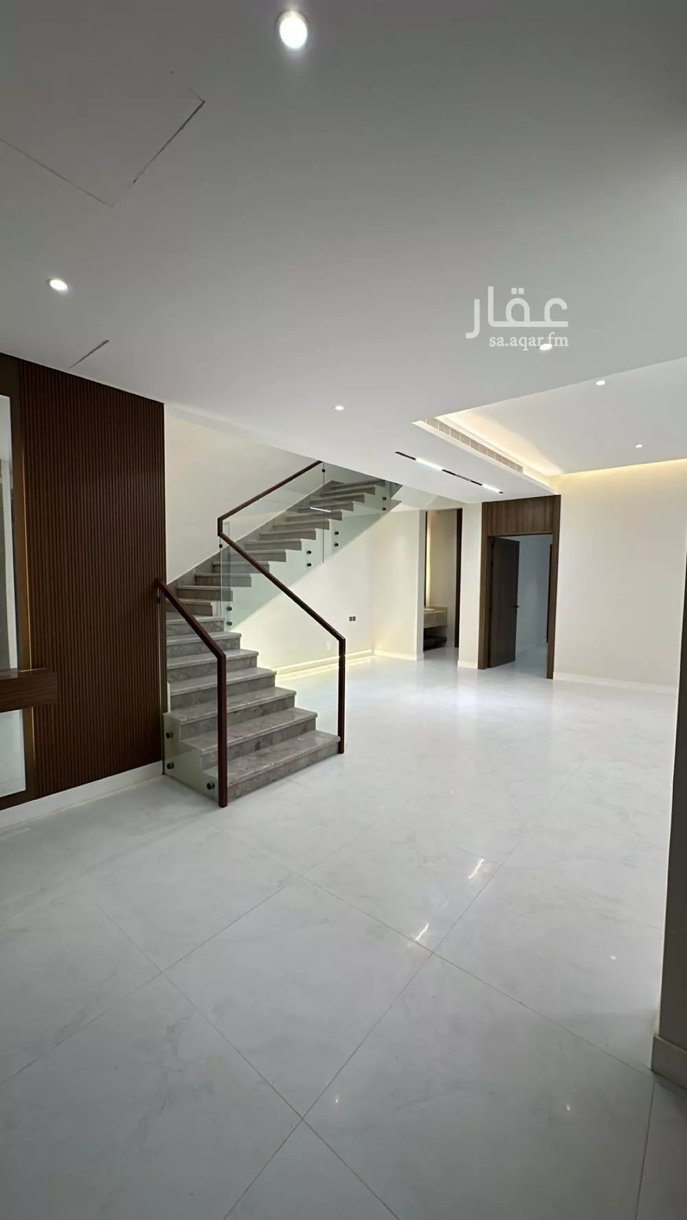 فيلا 6 غرف في المهدية 5