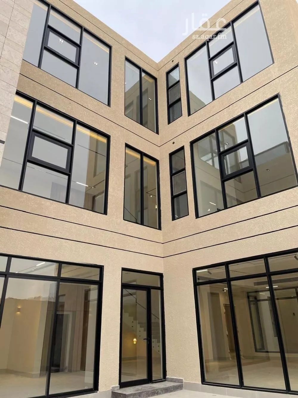 فيلا 7 غرف في المهدية 5