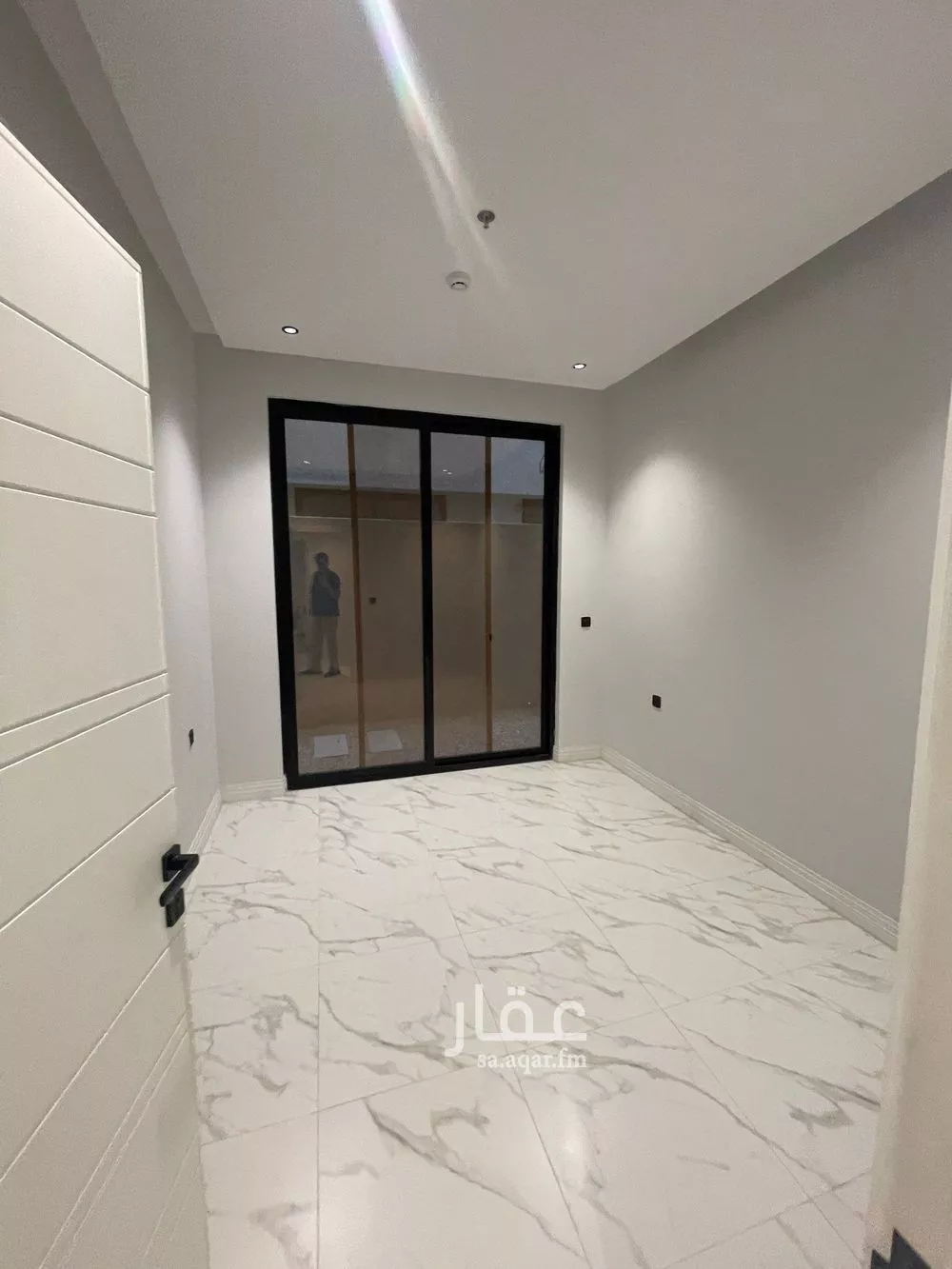 شقة 3 غرف في الملقا 4