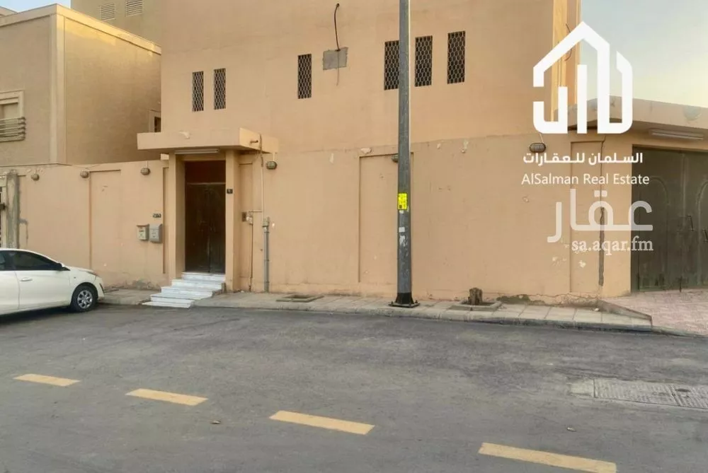 فيلا 5 غرف في العقيق 4