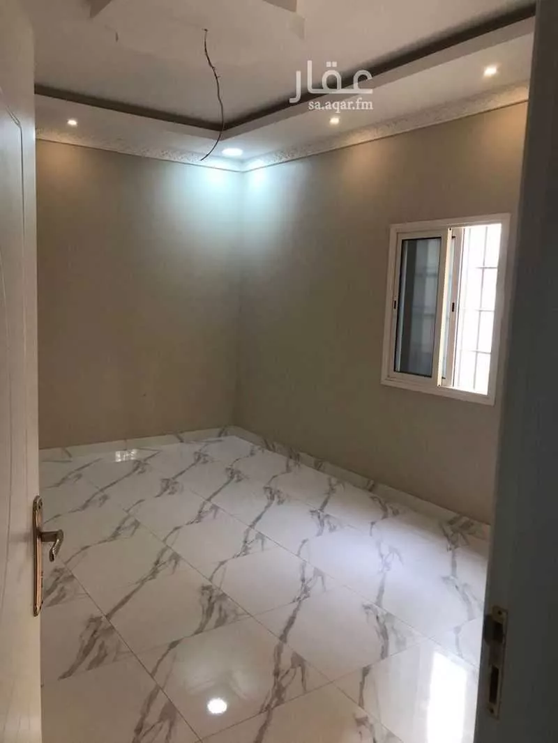 فيلا 8 غرف في العقيق 1