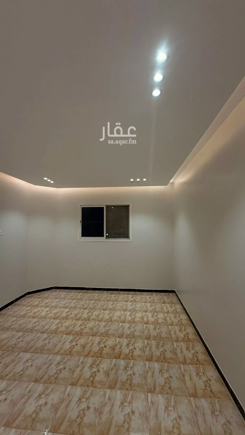 4 bedroom floor in Dhahrat Laban 5