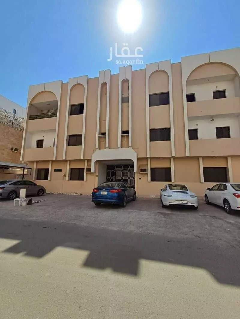 825 sqm building in Al Zahra 2