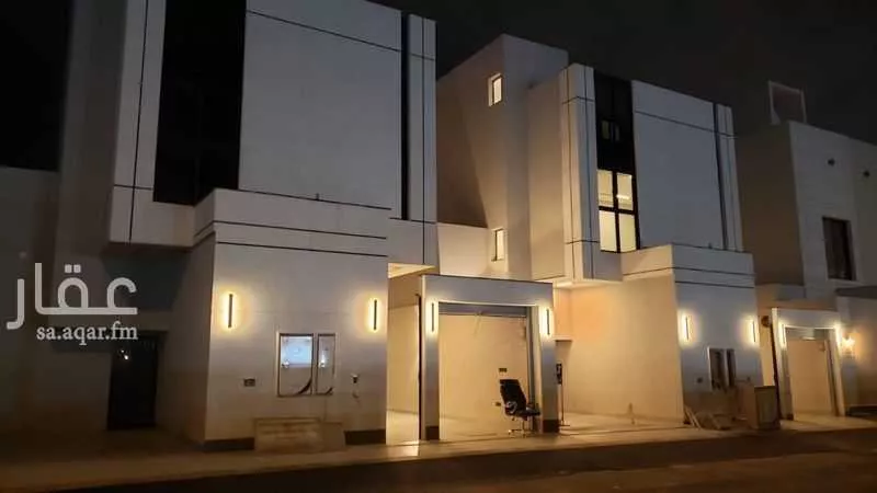 4 bedroom floor in Al Janadriyah