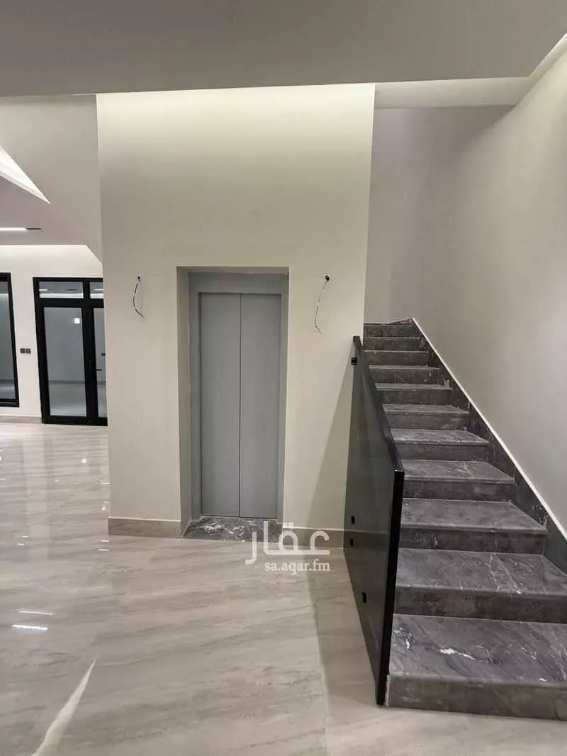 فيلا 6 غرف في العارض 3