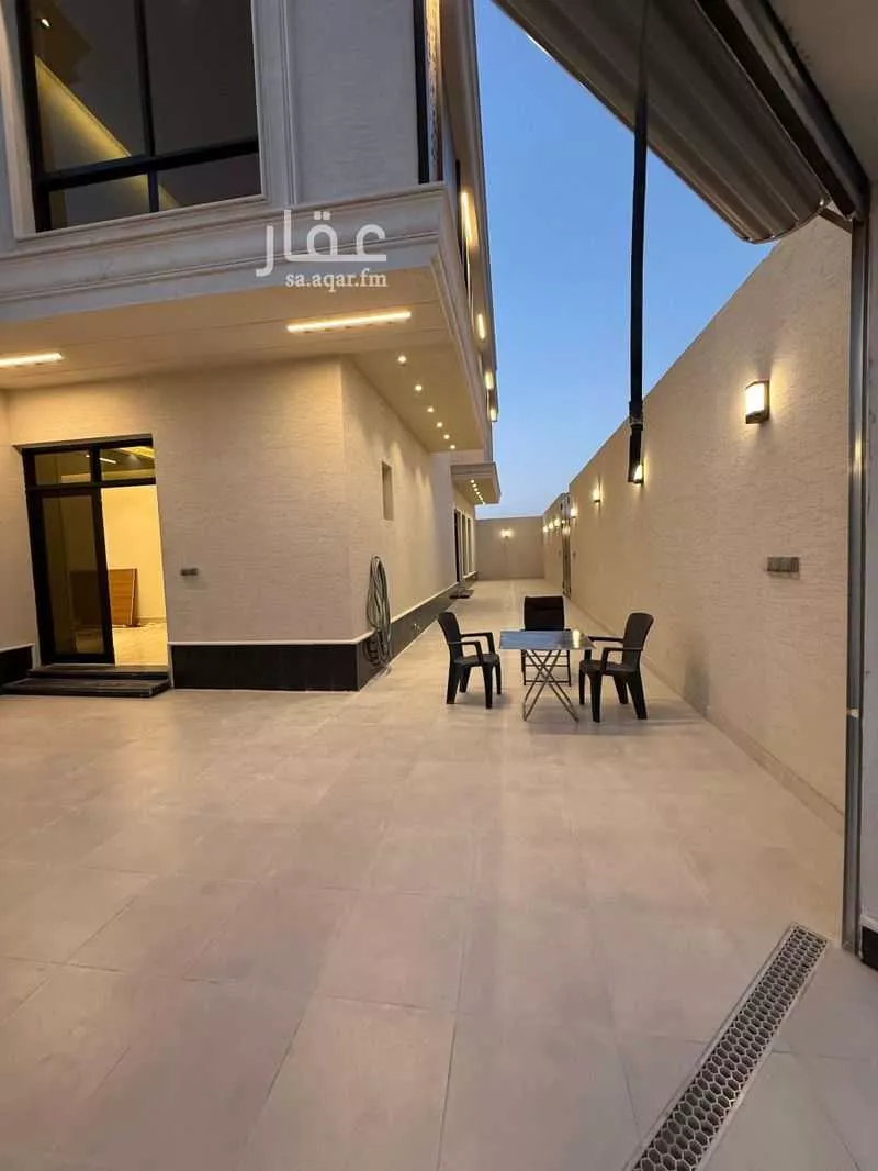 فيلا 6 غرف في العارض 5