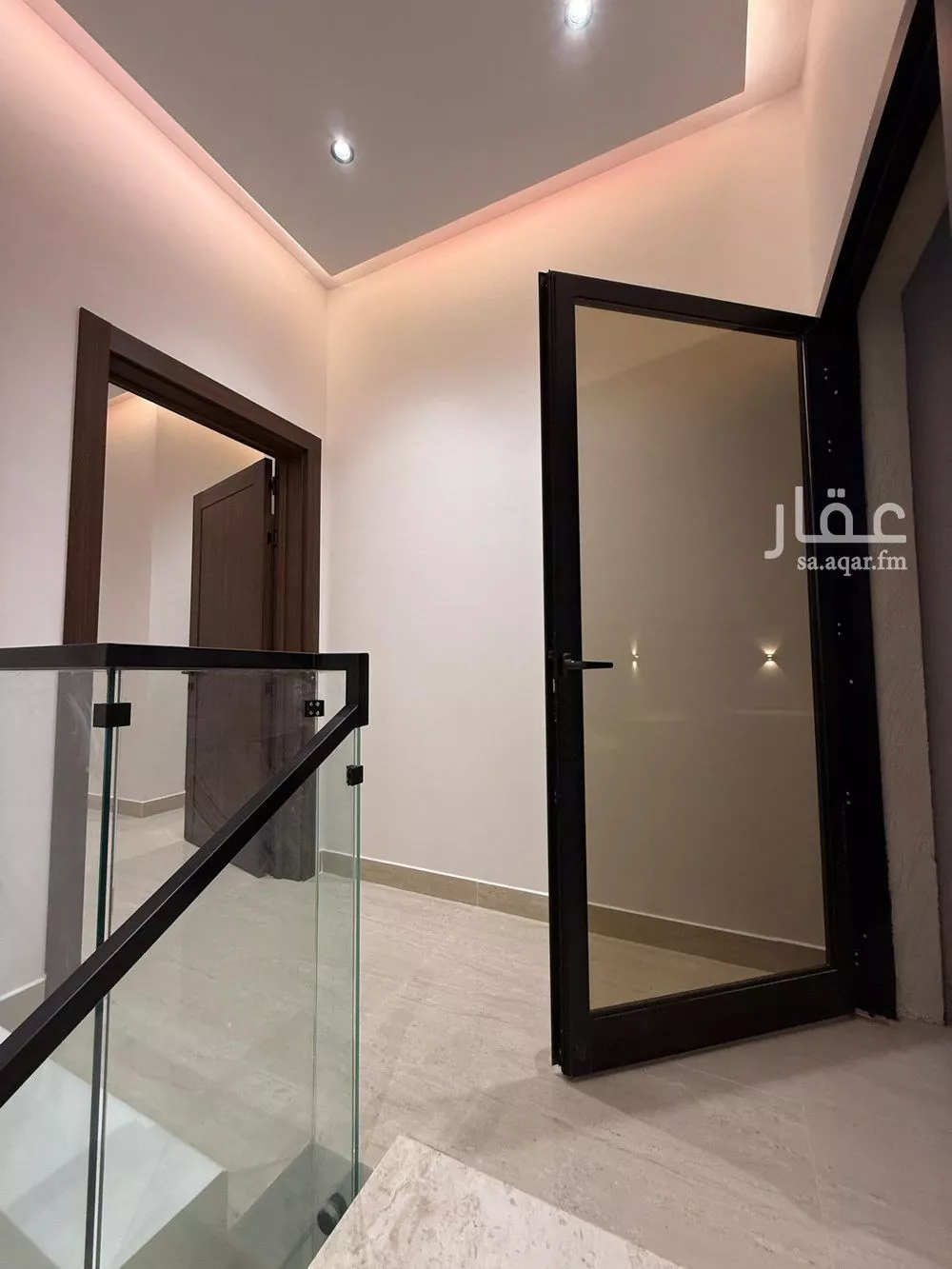 فيلا 5 غرف في الشرق 2