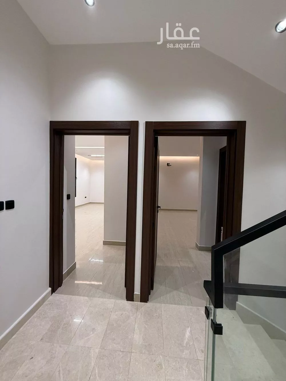 فيلا 5 غرف في الشرق 3