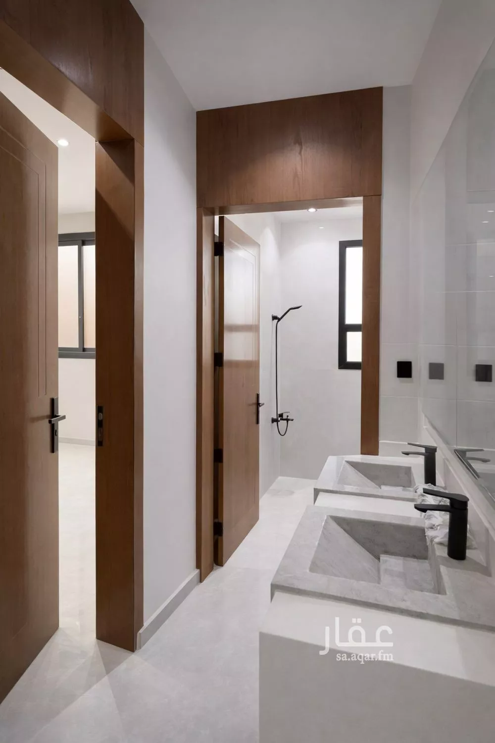 فيلا 6 غرف في طيبة 3