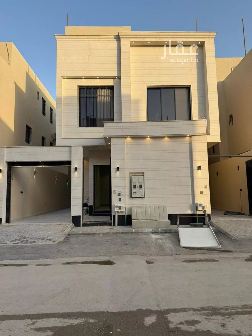 فيلا 6 غرف في النظيم 5