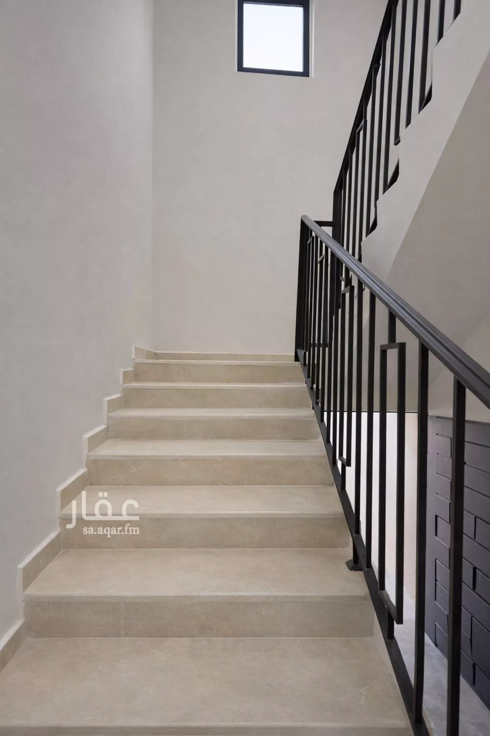 فيلا 6 غرف في طيبة 3