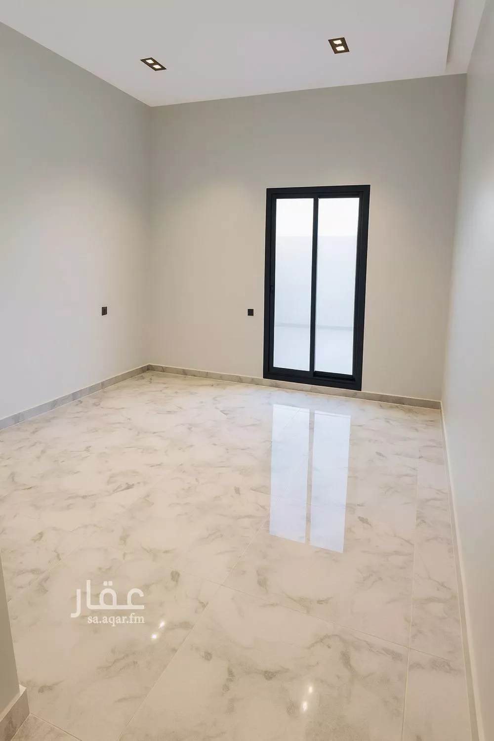 فيلا 4 غرف في الجنادرية 5