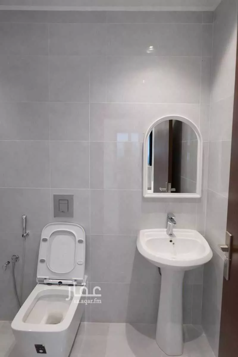 3 bedroom floor in Al Janadriyah 3