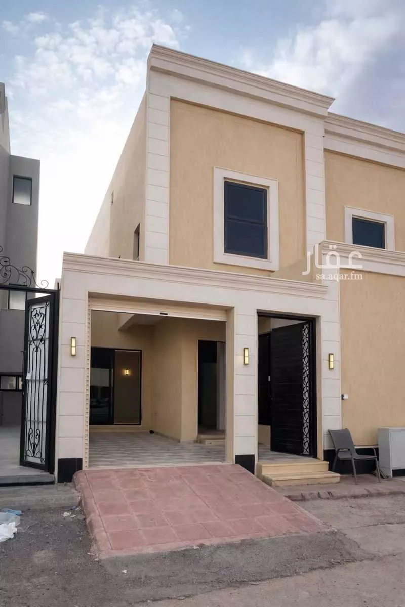 6 bedroom floor in Al Maizilah 2