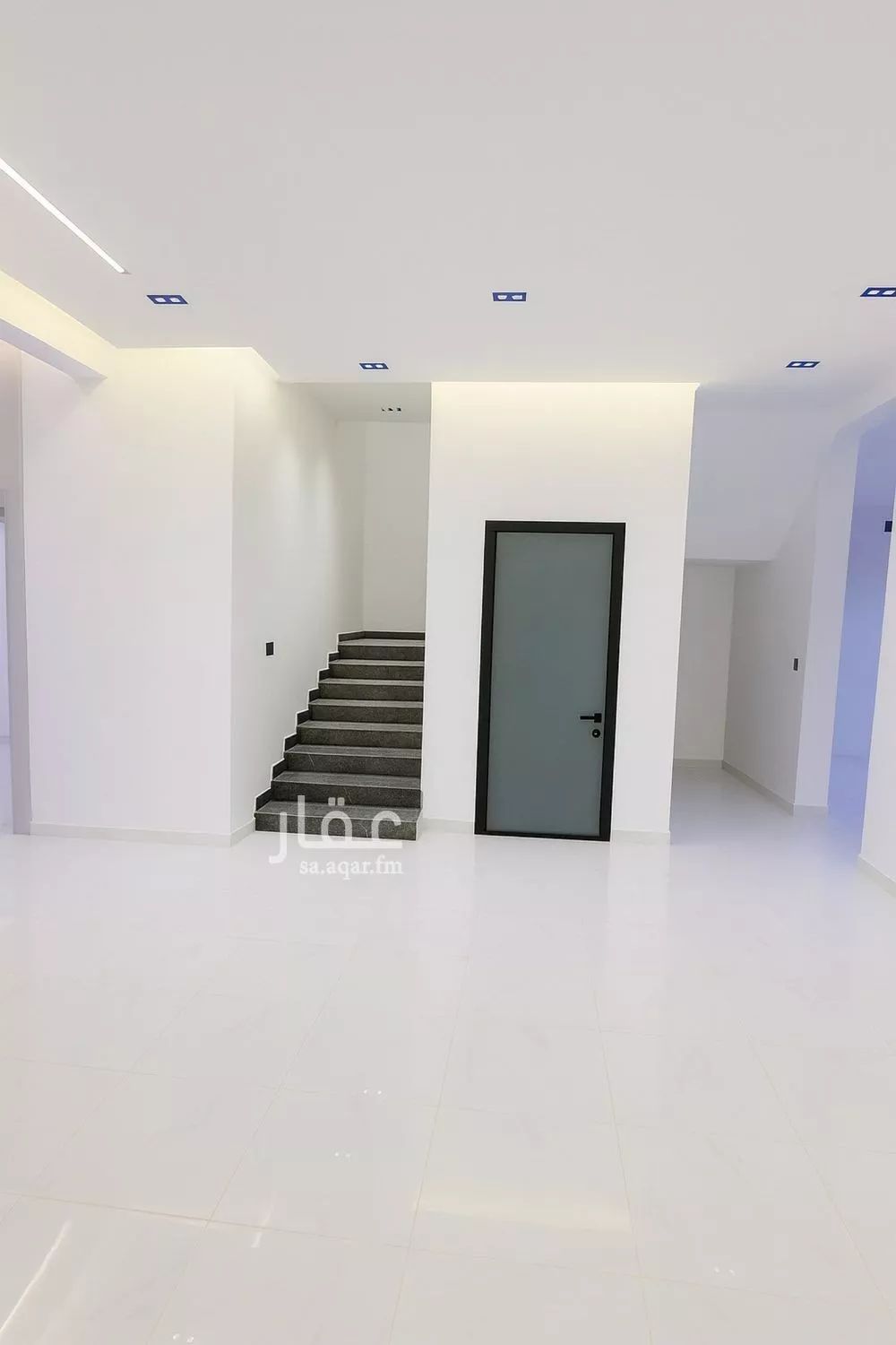 فيلا 6 غرف في الجنادرية 3