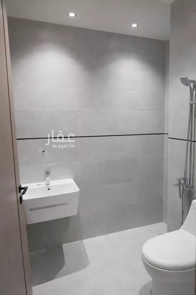 5 bedroom floor in Al Maizilah 4