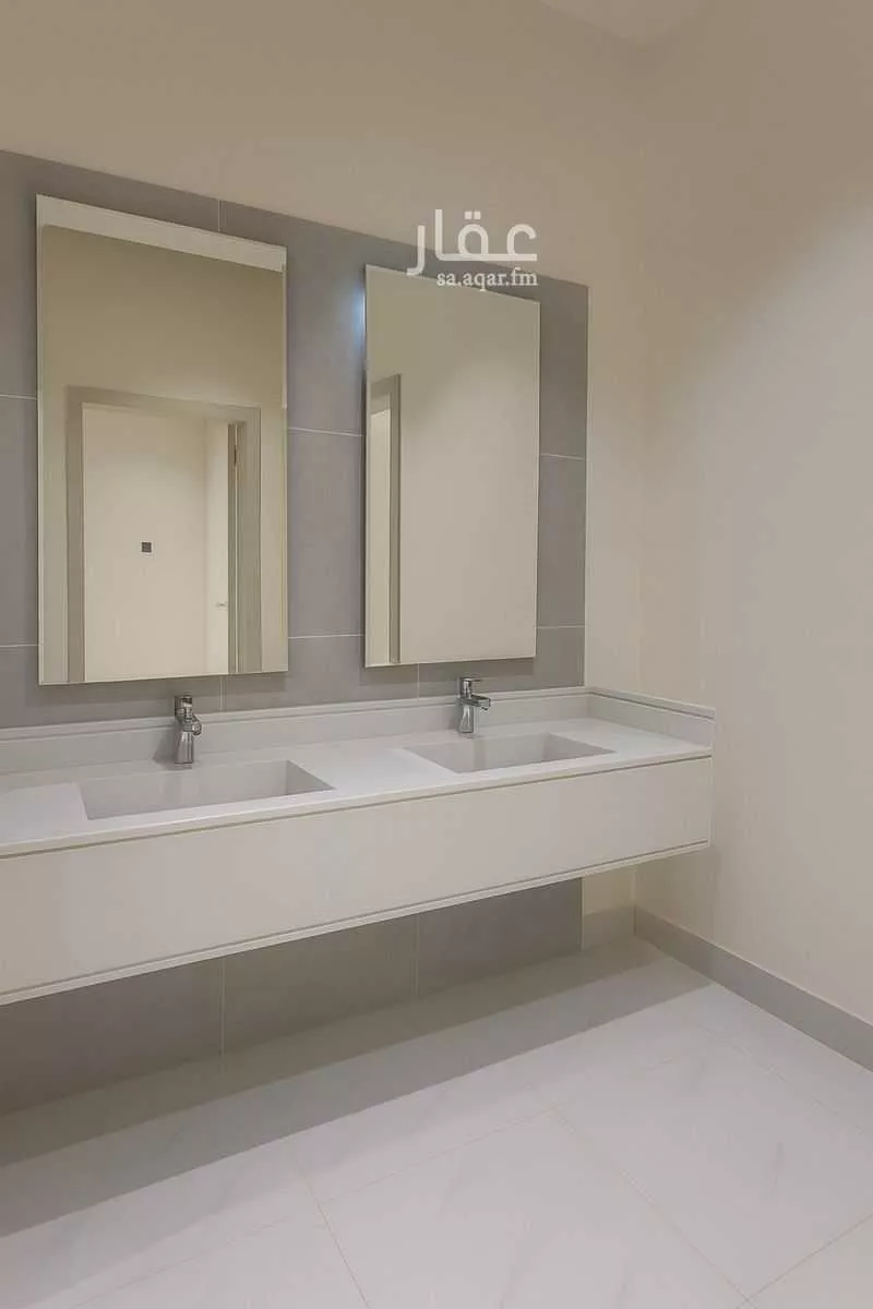 3 bedroom floor in Al Janadriyah 3