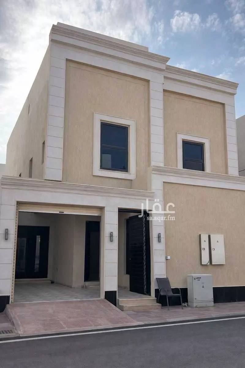 6 bedroom floor in Al Maizilah 1