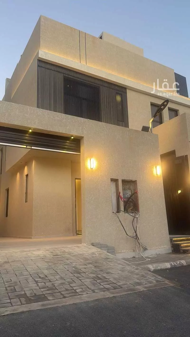 دور 4 غرف في الشرق