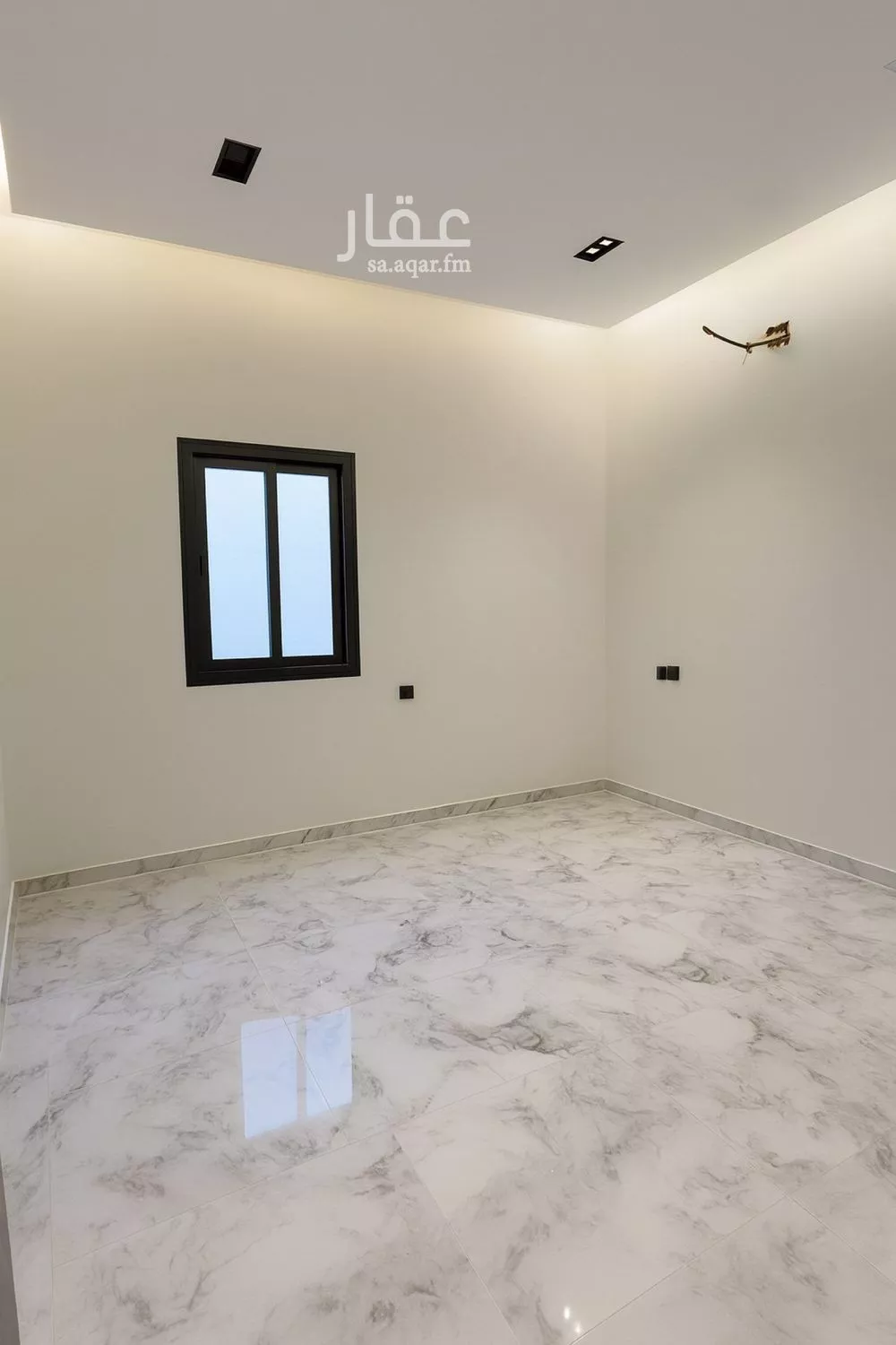 فيلا 4 غرف في الجنادرية 3