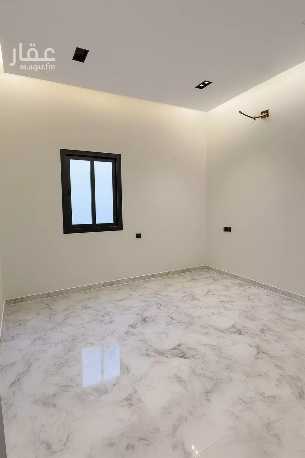 فيلا 4 غرف في الجنادرية 3