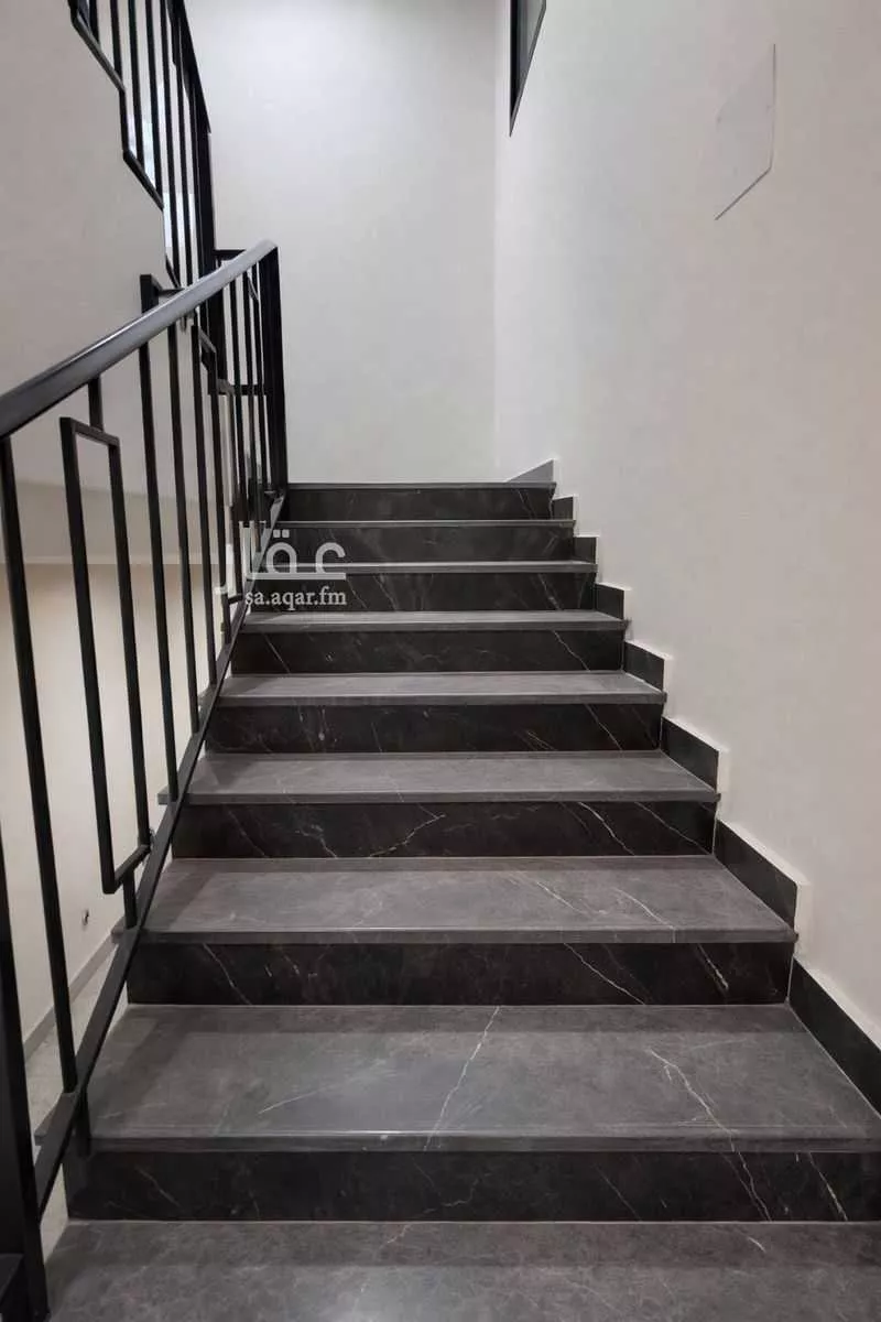 6 bedroom floor in Al Janadriyah 4