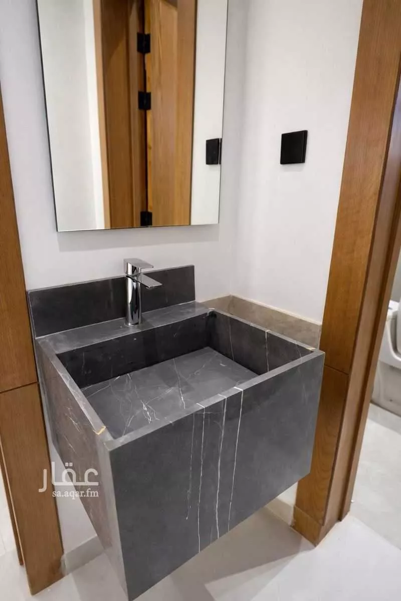 فيلا 4 غرف في الجنادرية 3