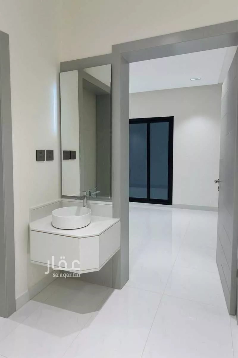 3 bedroom floor in Al Janadriyah 2