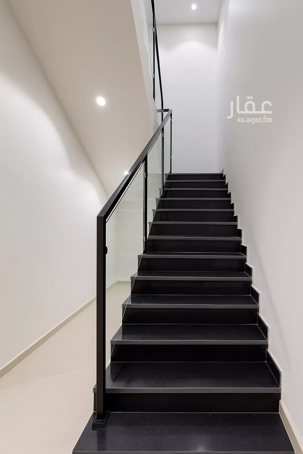 فيلا 5 غرف في النظيم 5