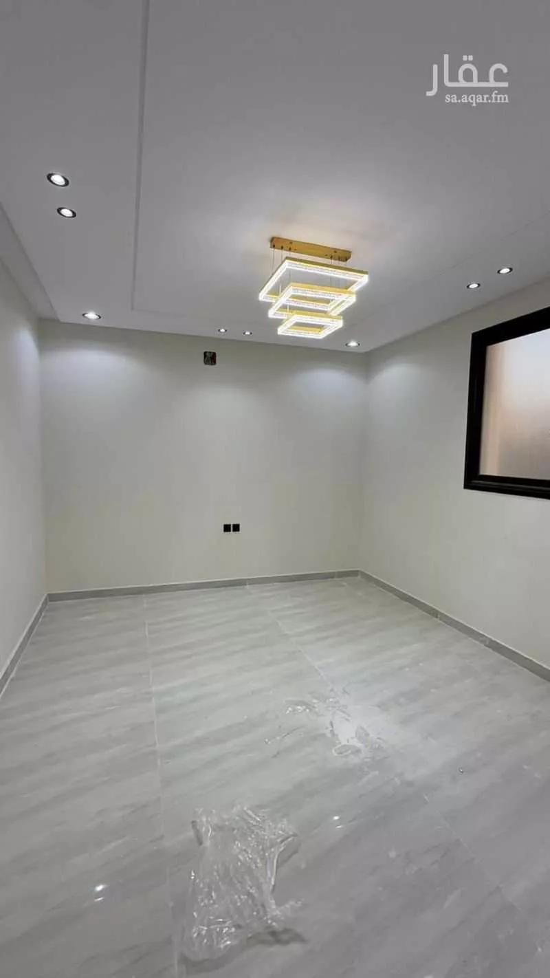 فيلا 6 غرف في طيبة 3