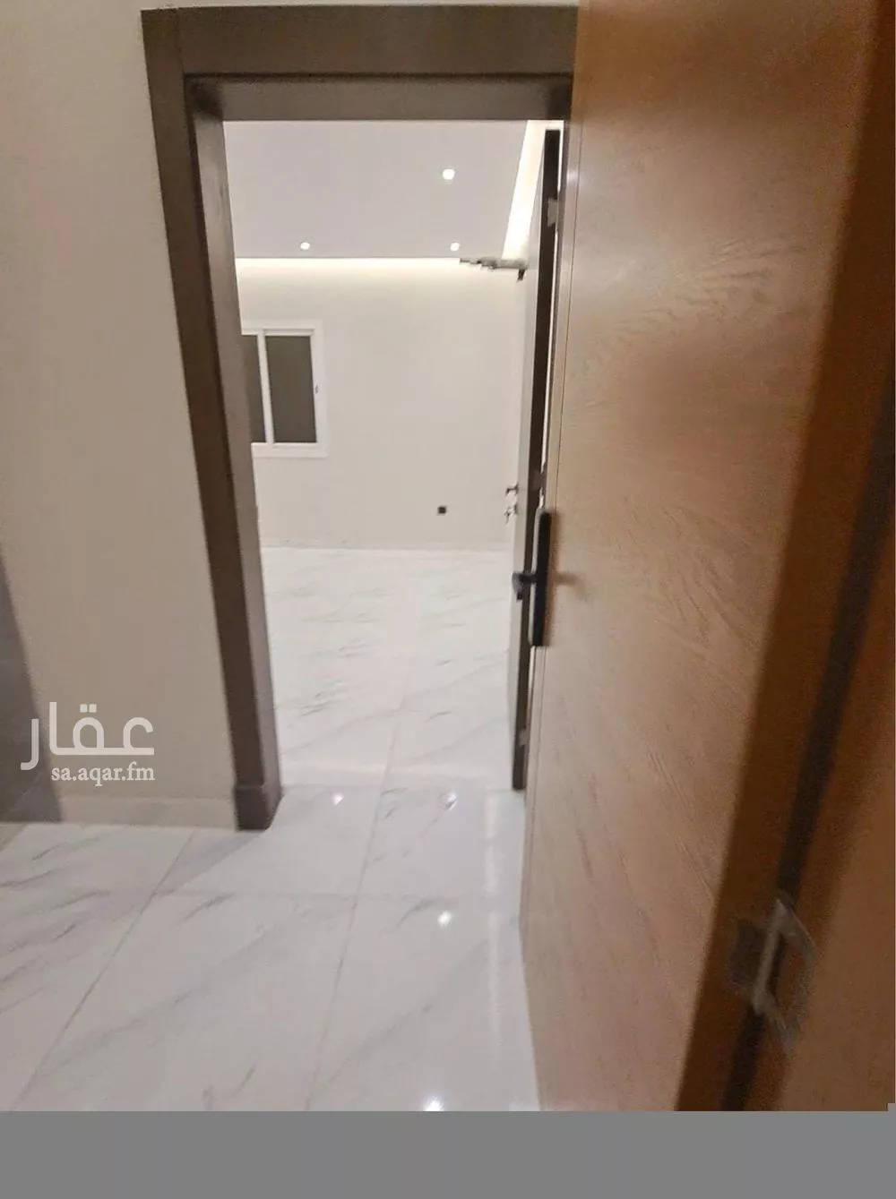 شقة 4 غرف في الواحة 4