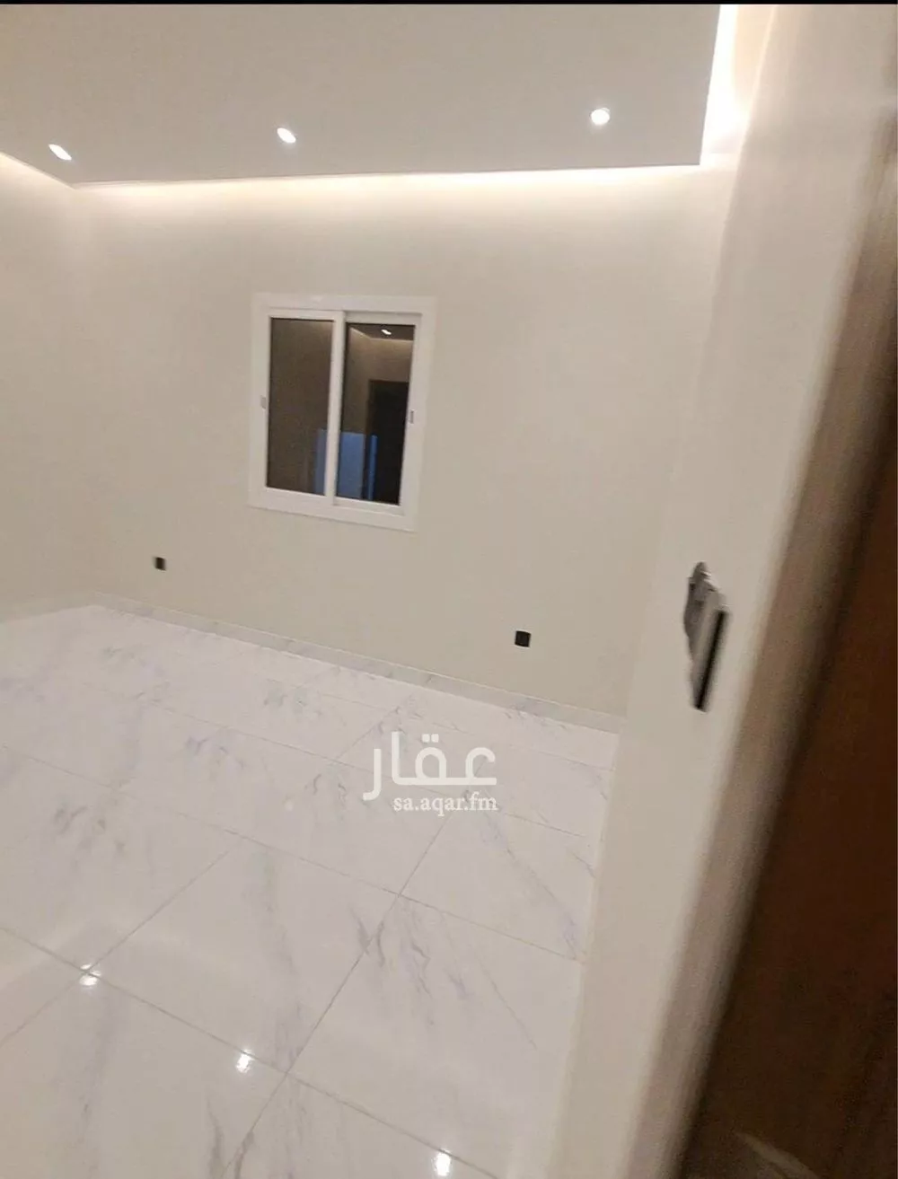 شقة 4 غرف في الواحة 1