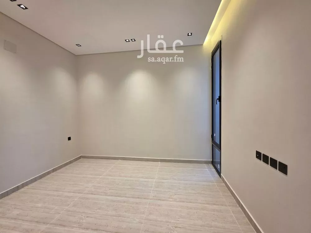 4 bedroom apartment in Okaz, Riyadh 7