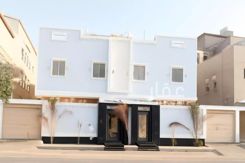 9 bedroom villa in Jeddah 1