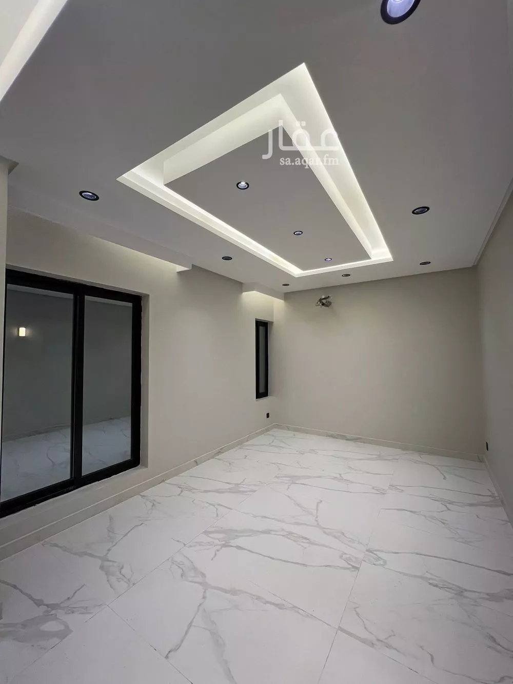 شقة 5 غرف في البحيرات 3