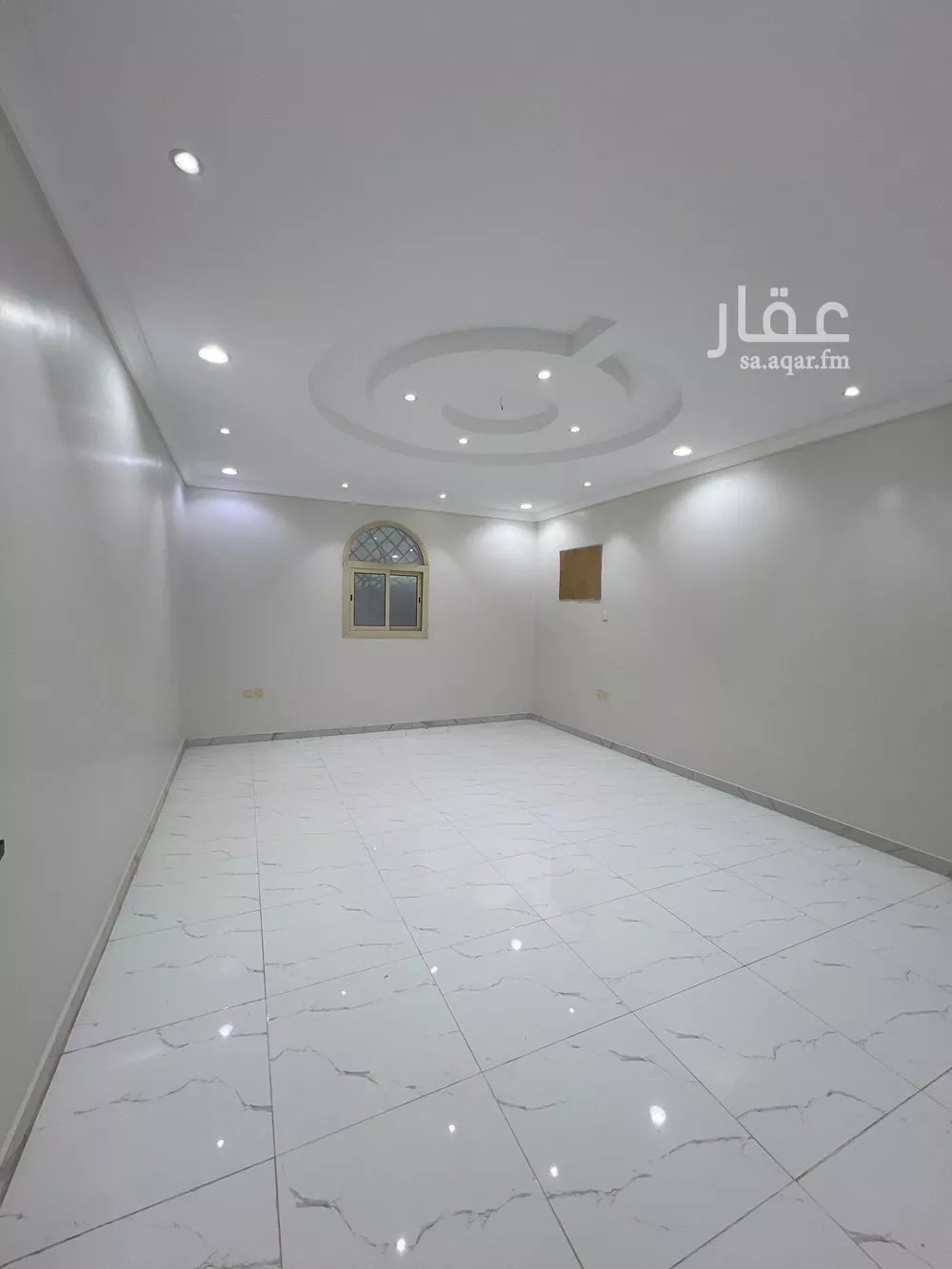 شقة 6 غرف في الملك فهد 2