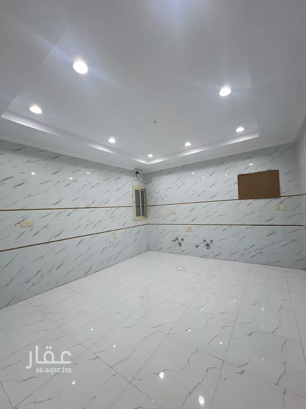 شقة 6 غرف في الملك فهد 4