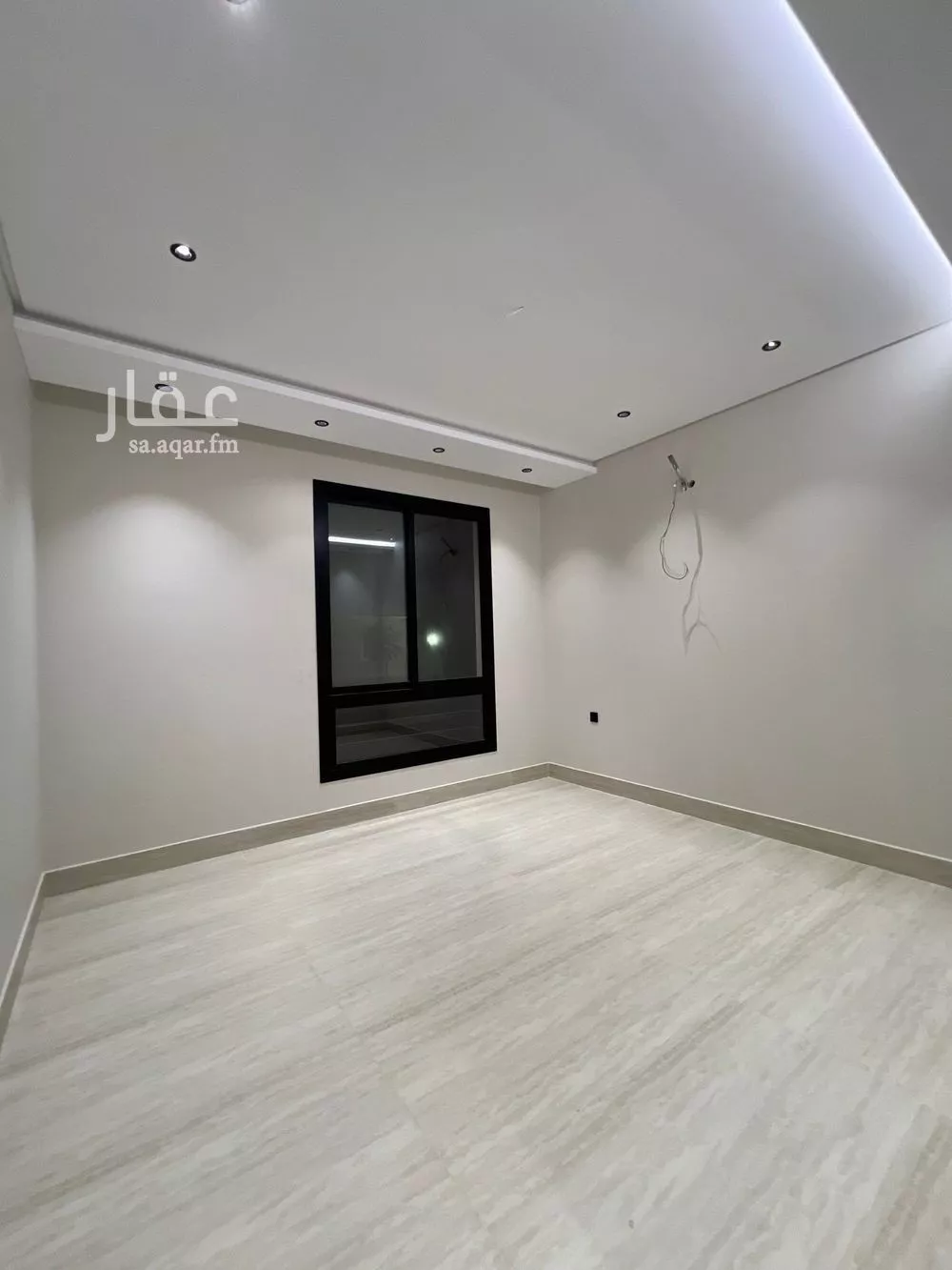 فيلا 8 غرف في الملك فهد 5