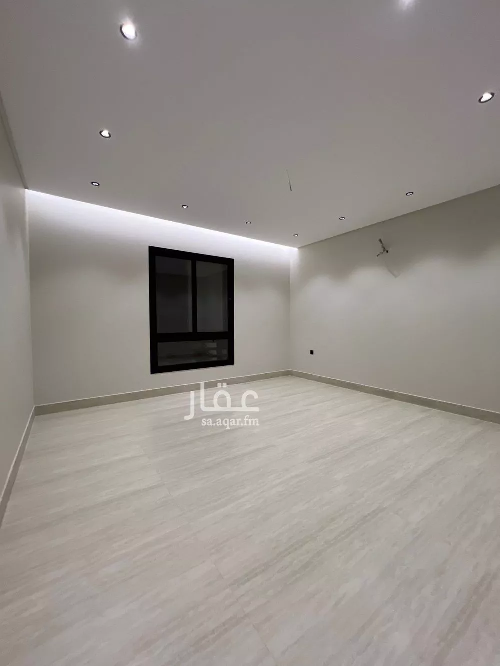 فيلا 8 غرف في الملك فهد 3