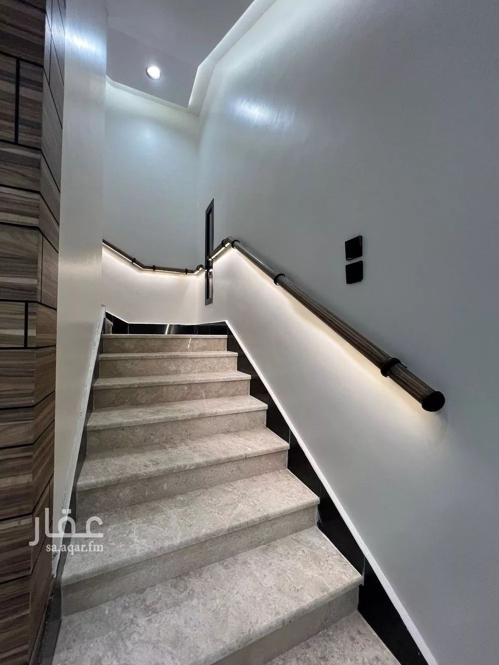 فيلا 6 غرف في الملك فهد 5