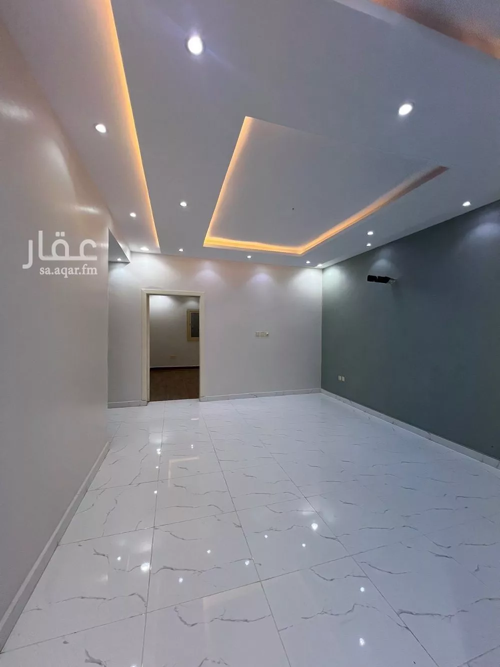 شقة 6 غرف في الملك فهد 3