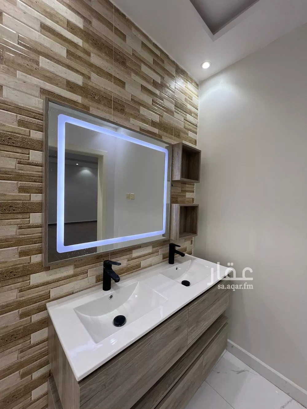 شقة 6 غرف في الملك فهد 5