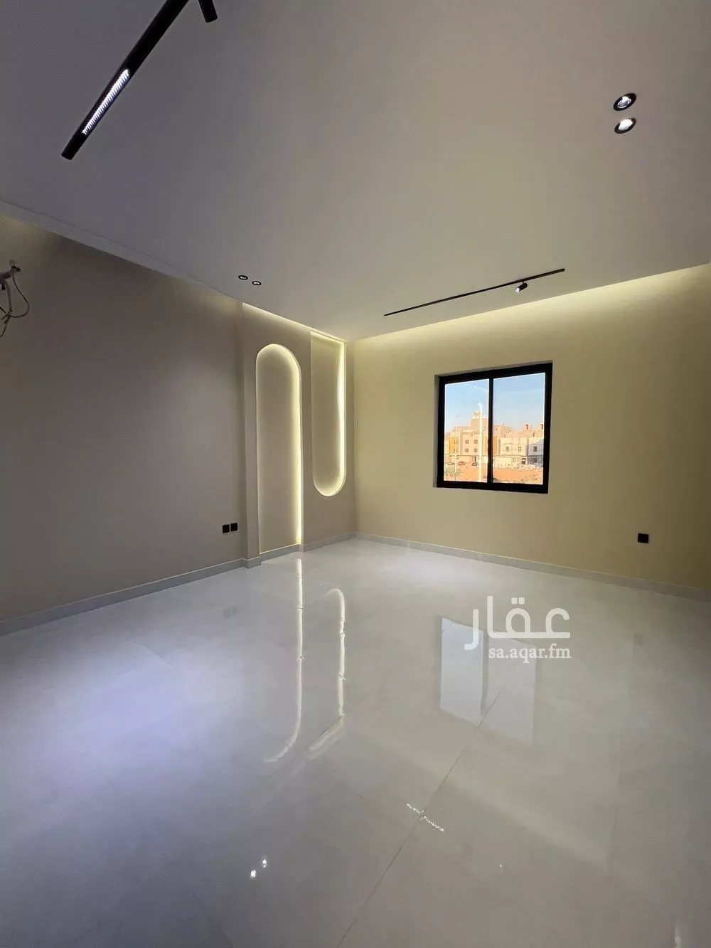 شقة 5 غرف في الملك فهد 4