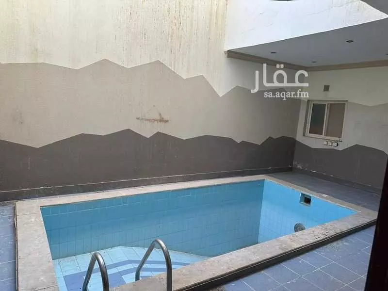 فيلا 9 غرف في الشراع 3